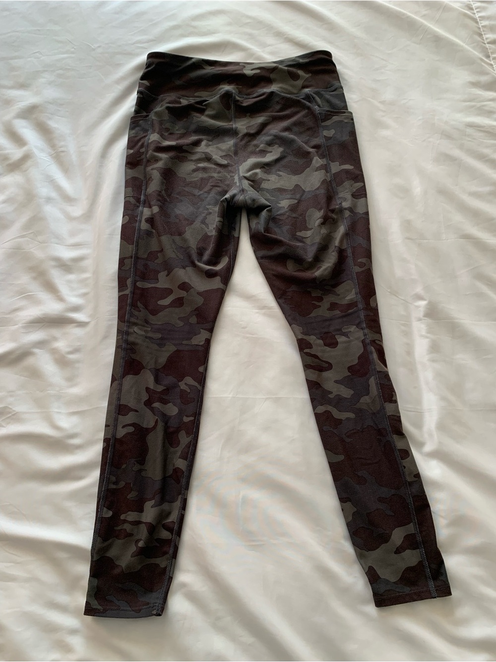 Athletic Works Women’s Camo High Rise Leggings with Side Pockets Size L (12-14)